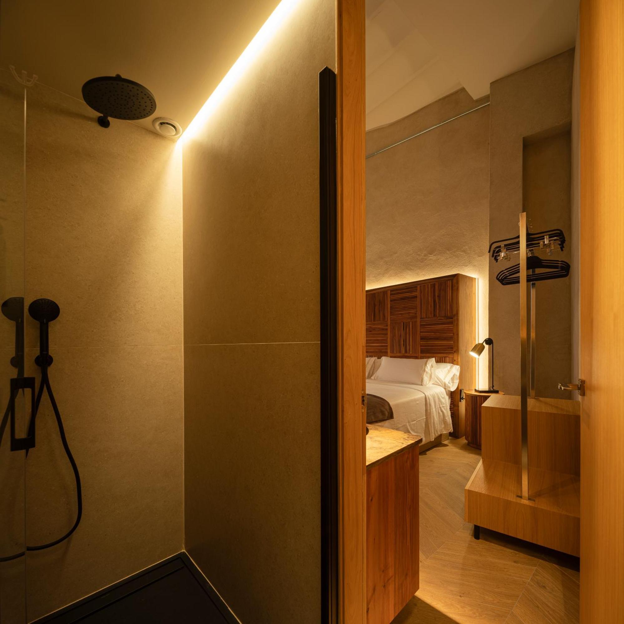 City Center - Avenue Luxury Apartment - Private Free Parking Sevilha Exterior foto